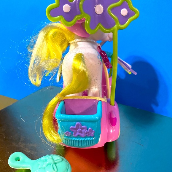 MY LITTLE PONY G3 VTG 2004 BUTTERFLY ISLAND SCOOTIN ALONG WITH BREEZIE - Picture 6 of 16